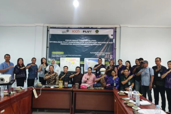 Optimalisasi PLUT KUMKM Kabupaten Jembrana melalui Kolaborasi Hexahelix
