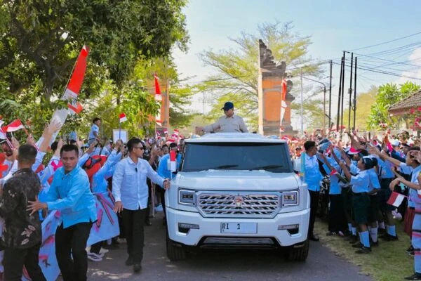 Sambutan Hangat Masyarakat Gumi Mekepung untuk Presiden Prabowo