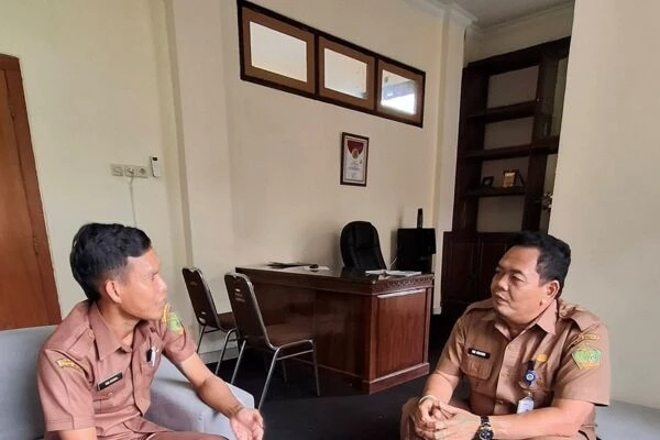Audiensi dari Kelian Dinas Warnasari Kelod