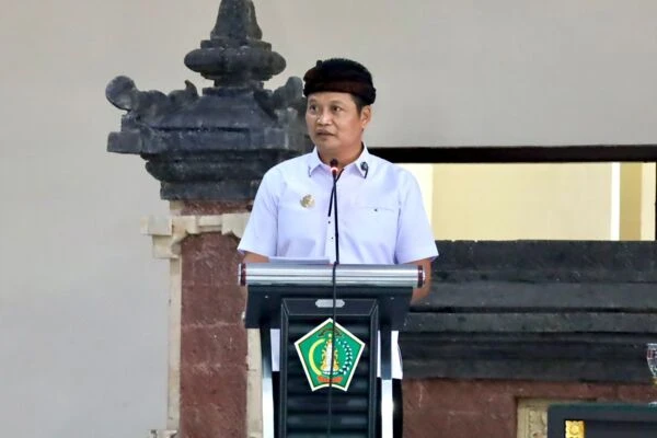 Jembrana Bergerak! SDM Unggul untuk Masa Depan Gemilang 1 KK 1 Sarjana.
