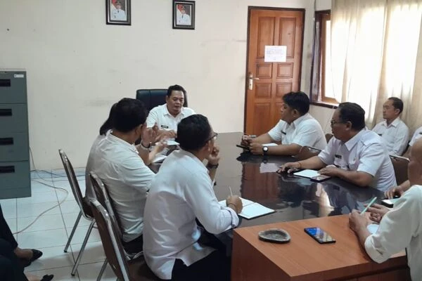 Perkuat Koordinasi dan Efektivitas Kerja, Pimpinan melaksanakan Rapat Rutin